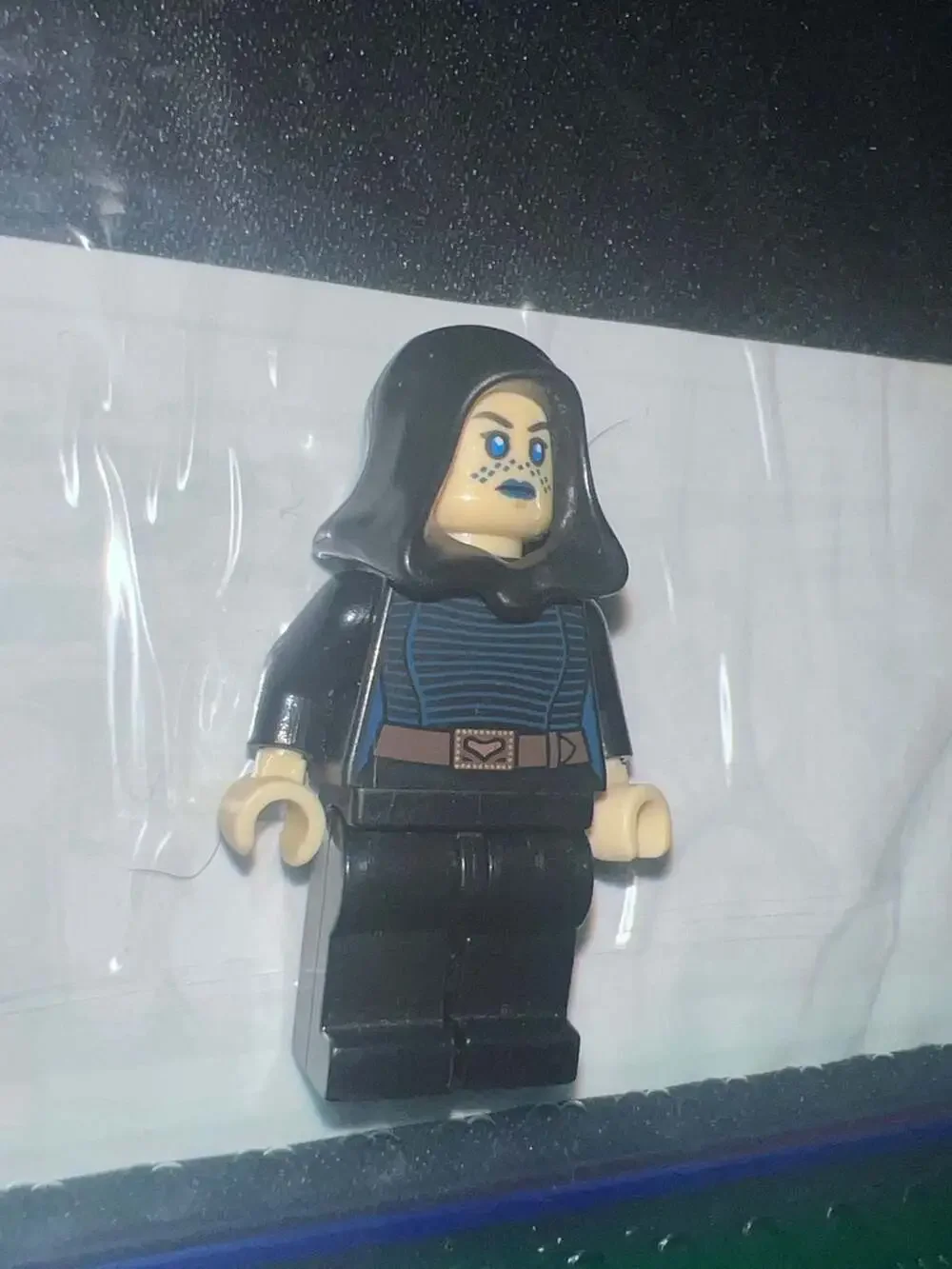 LEGO Star Wars Barriss Offee Minifigure (SW0269) with Black Hood - Picture 3 of 4